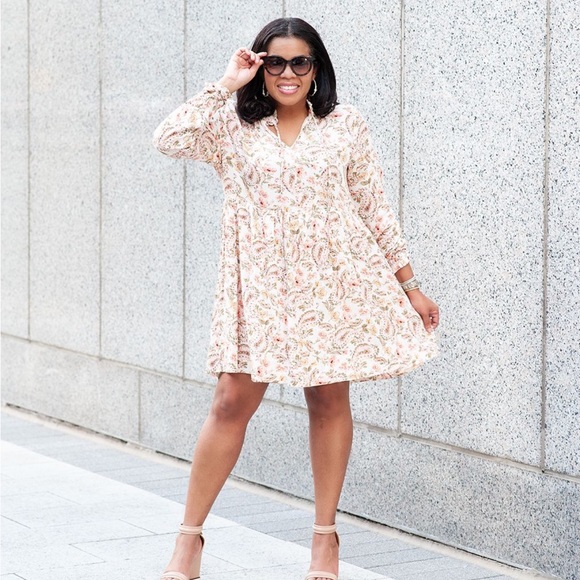 Spring dress from Red Dress Boutique - Picture 4 of 5